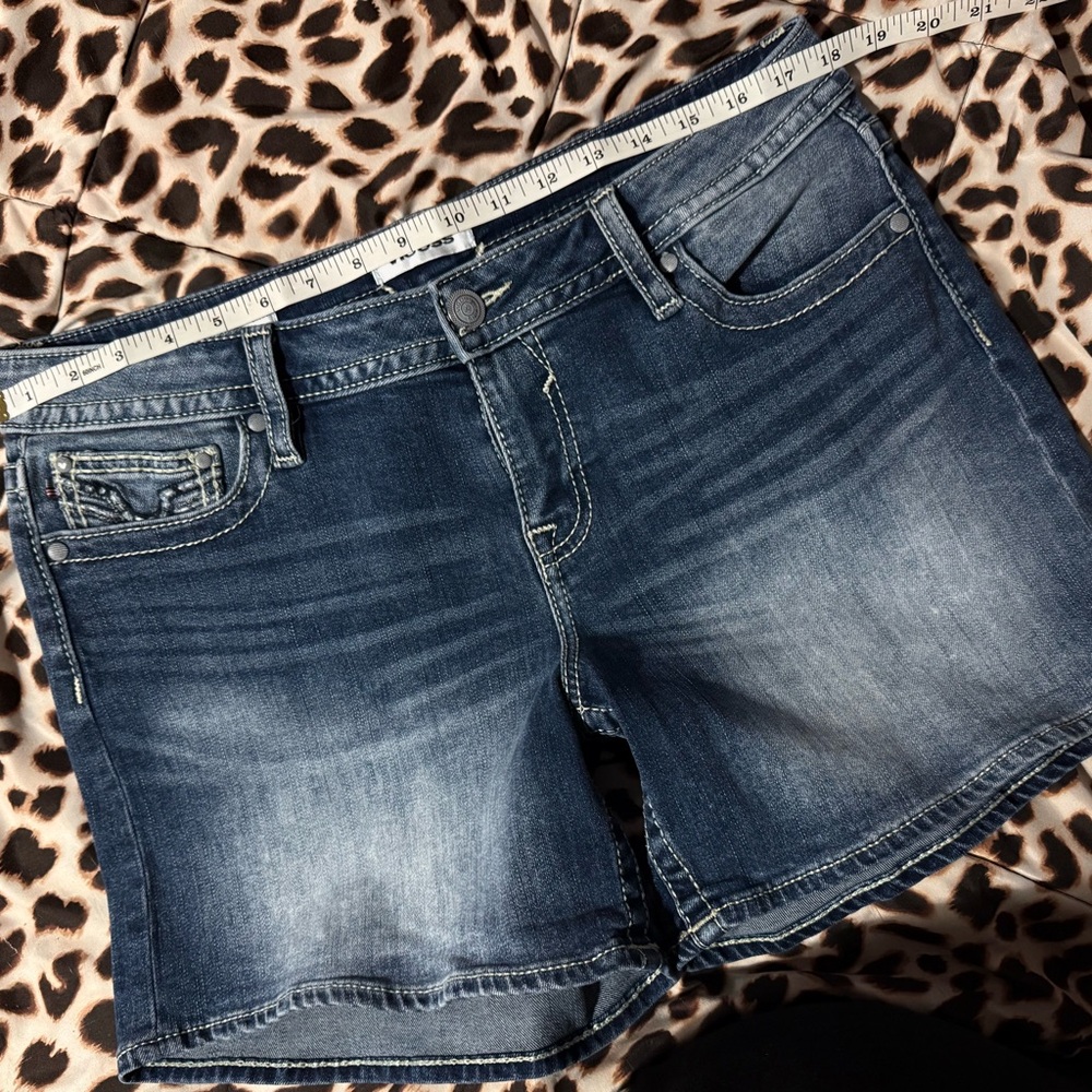 ✨VIGOSS Short Stretchy Shorts✨ - Picture 3 of 5